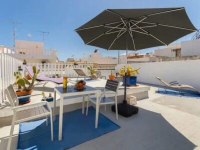 MAISON DE PLAIN PIED 250 M de la plage, 100 M des commerces, 2 CHAMBRES PATIO ET TOIT TERRASSE SOLARIUM